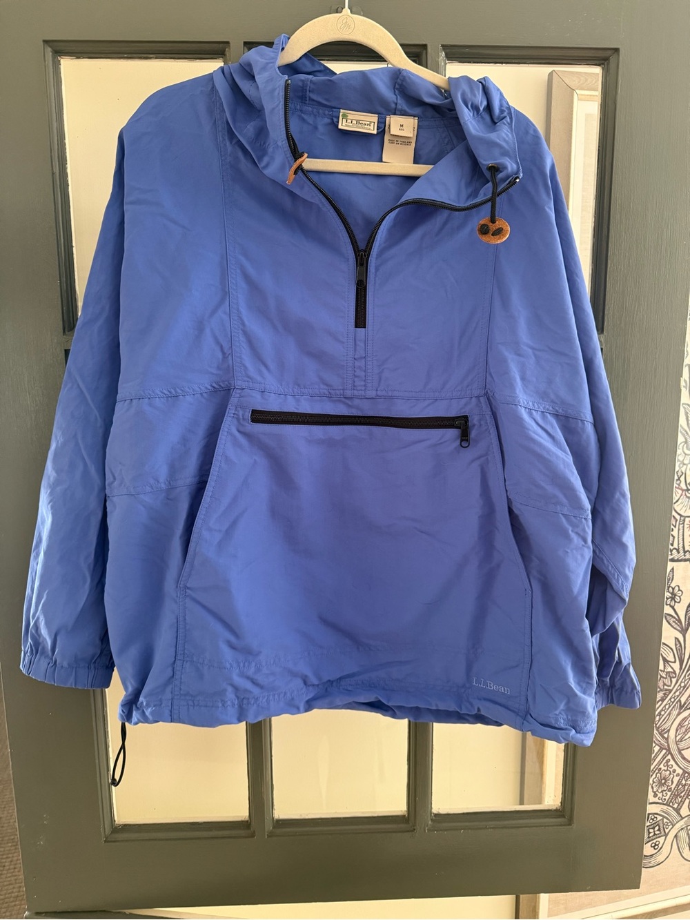 L.L. Bean Woman’s Perriwinkle Blue Hooded Pullover Raincoat